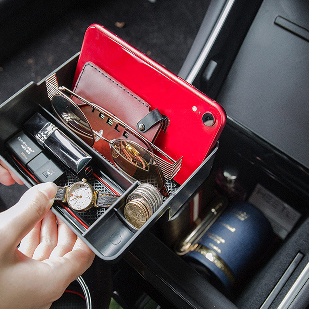 Car seat central storage box